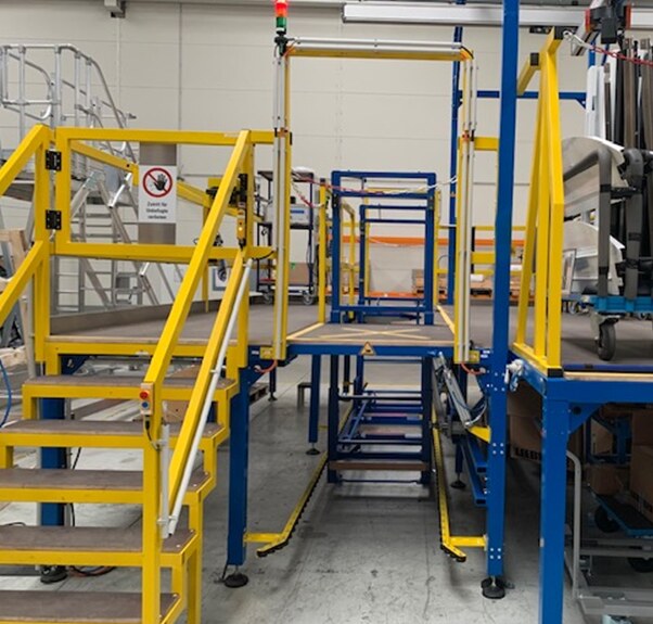 Gelbe Produktionsplattform und Linienzugang